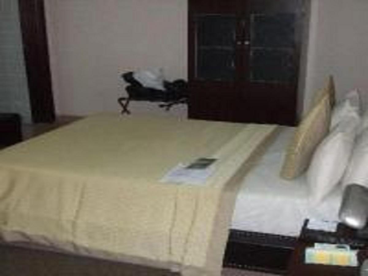 M Plaza Hotel Acra Exterior foto